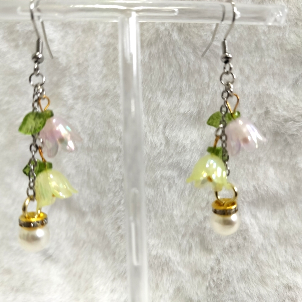 Silver and Color Flowers and White and Gold Pearl